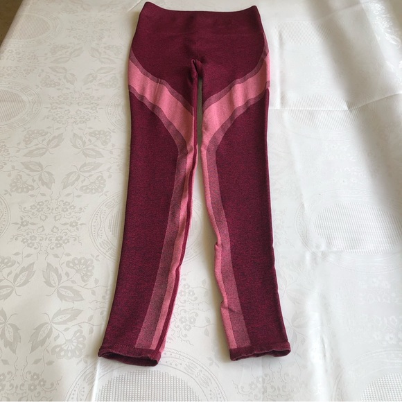 Fabletics Women’s Size S Maroon/Pink Compression Leggings Yoga Pants Stretchy - Picture 12 of 16